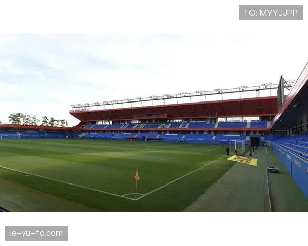 克鲁伊夫的传奇足迹如何重塑现代足球战术与文化