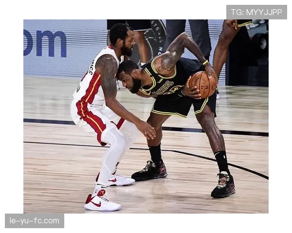 帕尔马进攻火力全开，强势表现引球迷热议